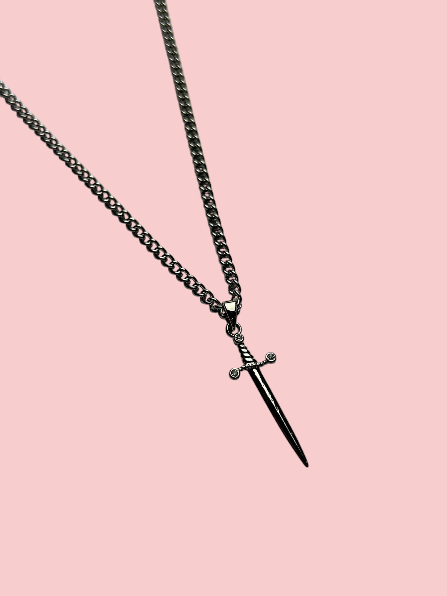 Set de colier din argint „Sabie Inimă Roz”